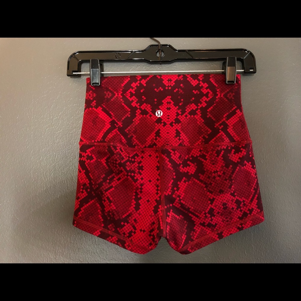 Lululemon Boogie Short (high wasted)